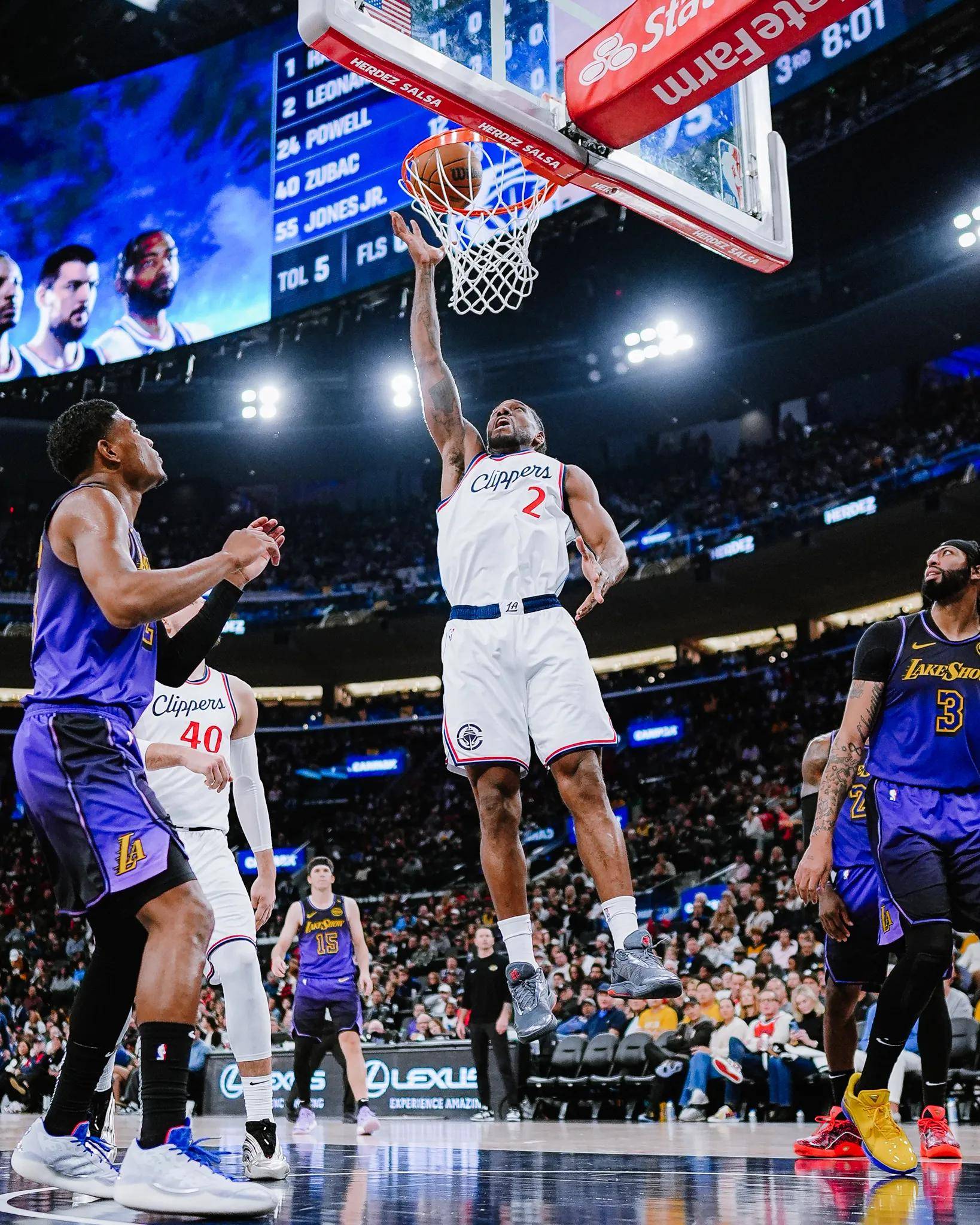 开云下载-NBA球员集结国外拉练，冲击下一个赛季