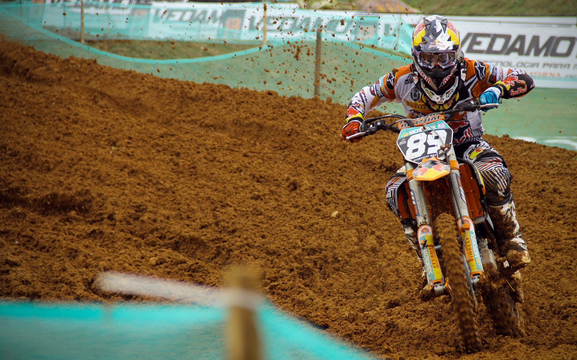 蒙扎24小时，当引擎的轰鸣遇上球场的呐喊