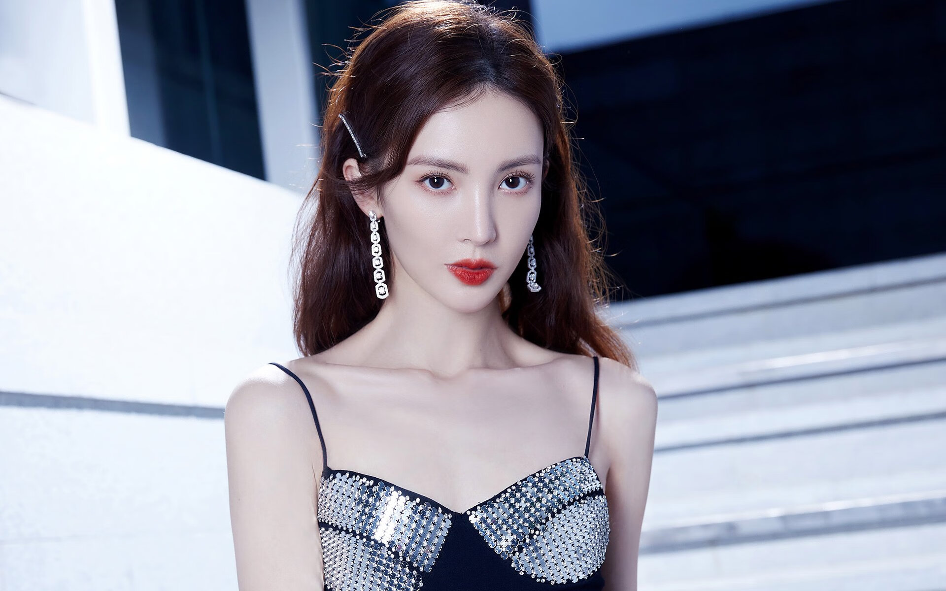 秘鲁斩落佛罗伦萨，当福登在F1新赛季揭幕战接管比赛