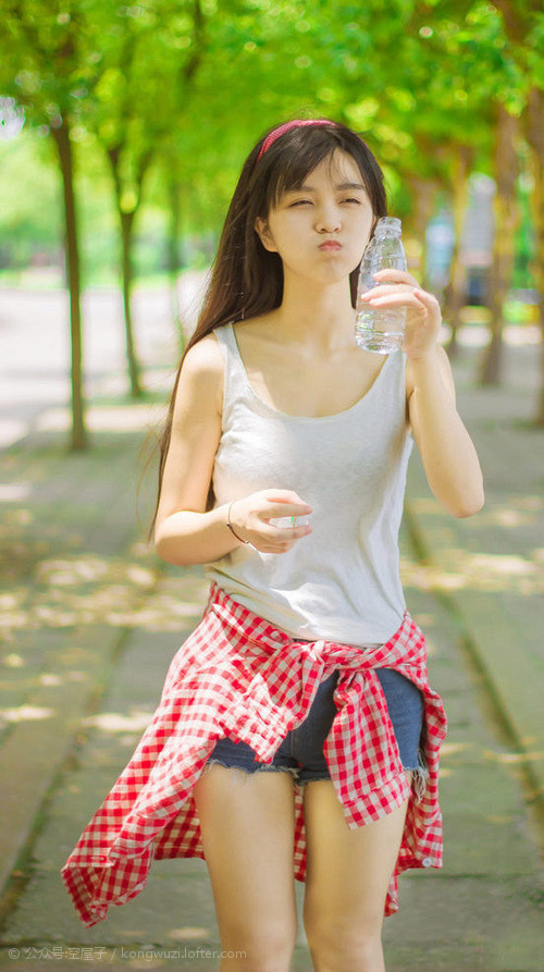 鏖战北非之巅，库尔图瓦神扑定乾坤，绿茵场上的孤独与荣耀