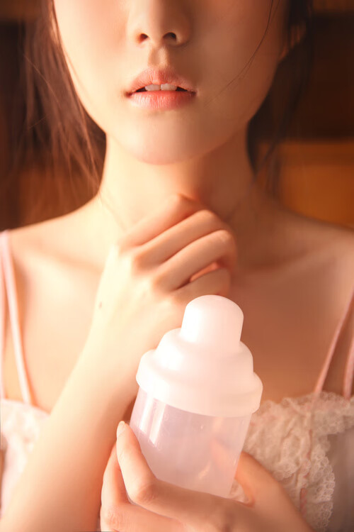 双星闪耀，F1新赛季揭幕战之夜与德里赫特的关键制胜