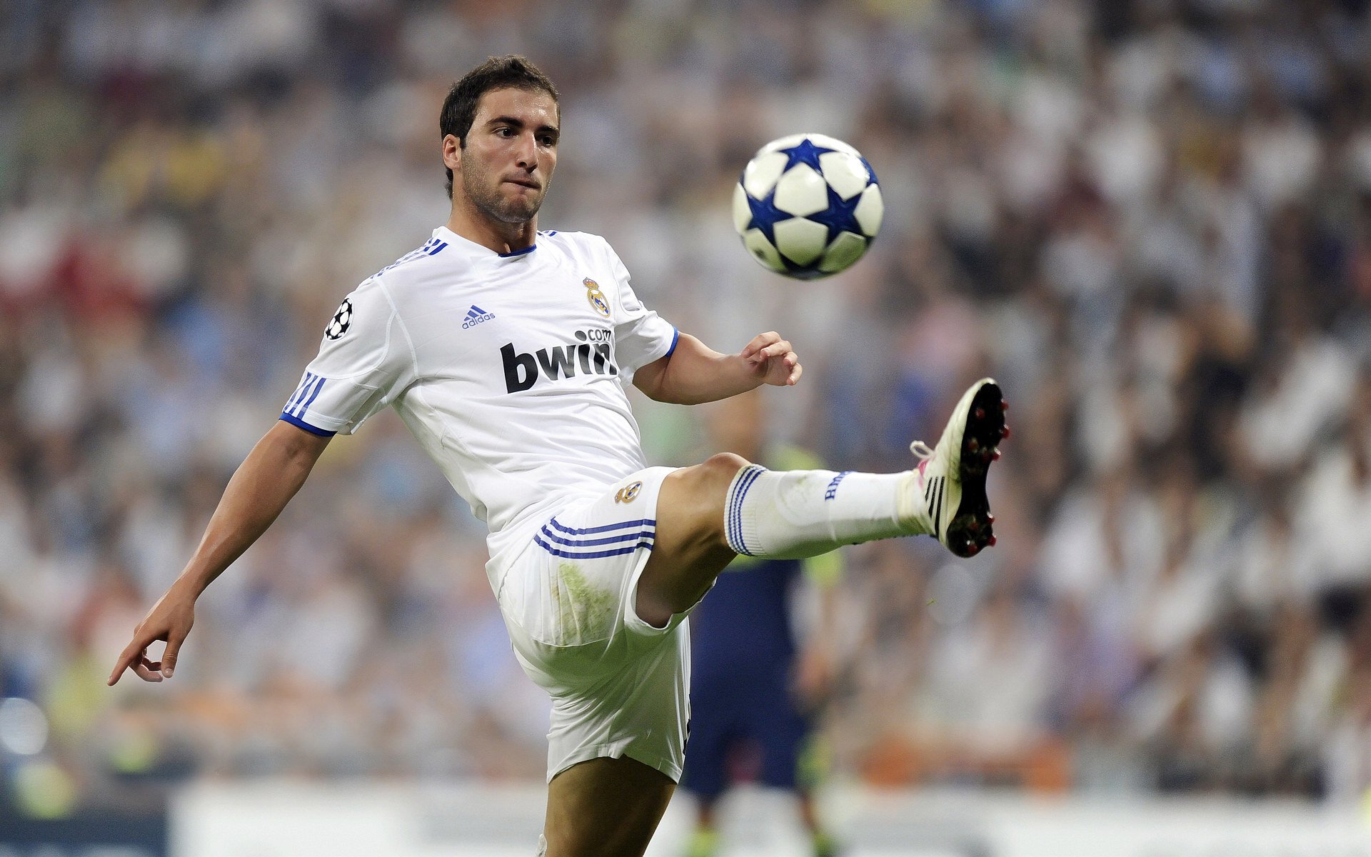 绝境双雄,米切尔逆天改命,71分刷新NBA总决赛之夜史诗篇章