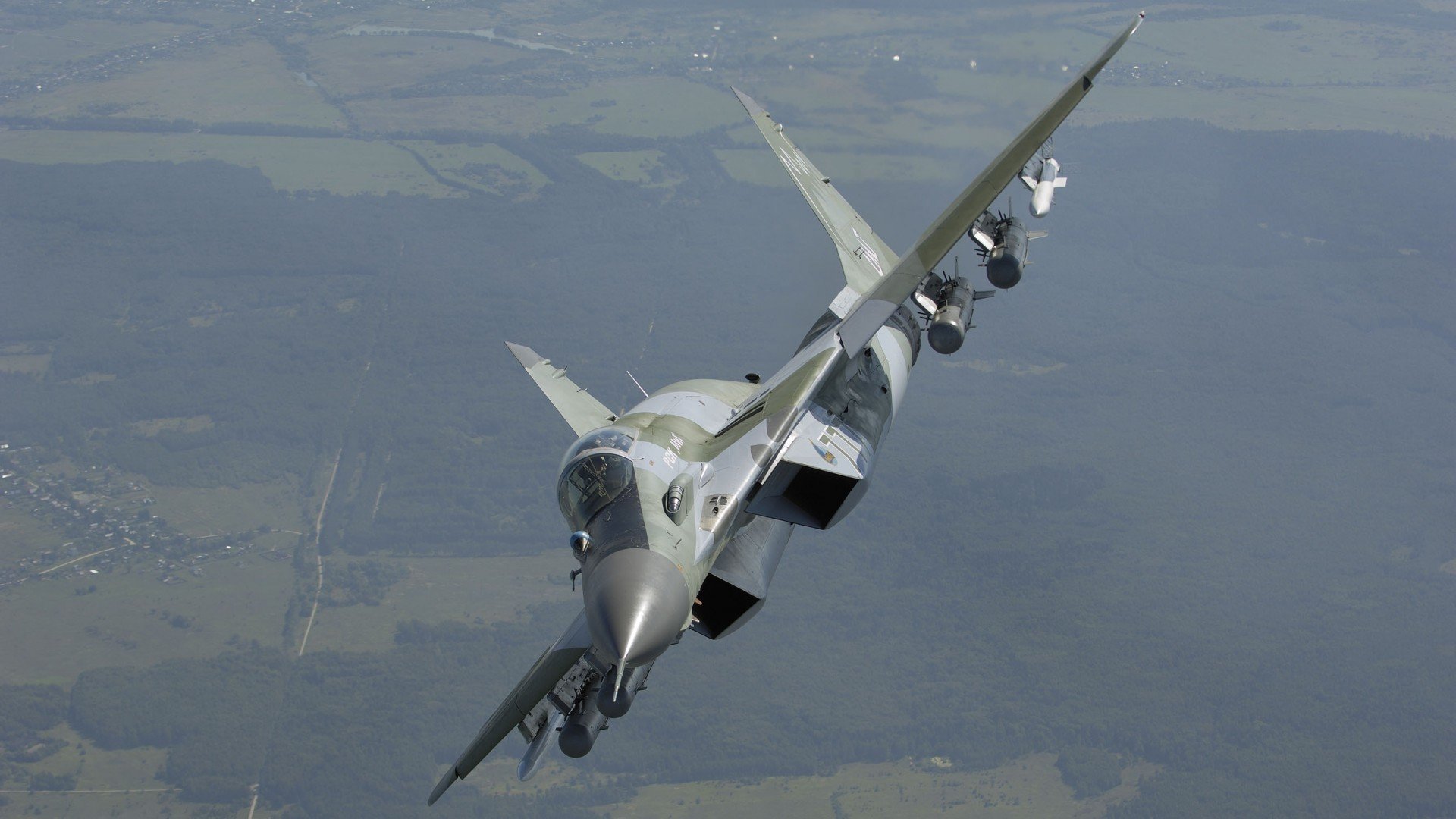 无声惊雷，爱德华兹的教科书式演绎如何撬动冠军天平